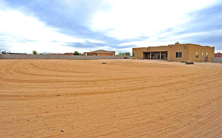 Homes for Sale with Oversized Lots in Goodyear, Arizona